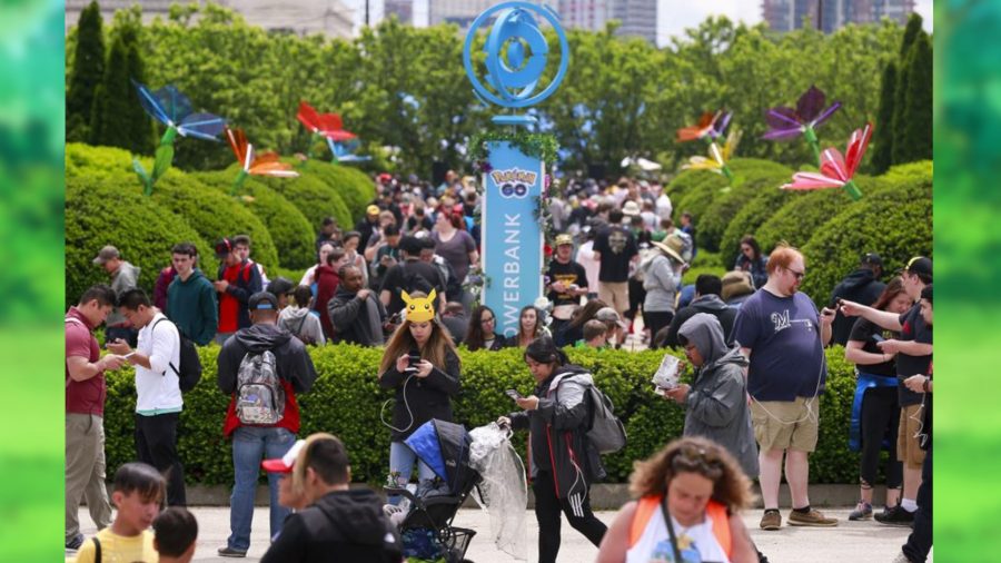 Duży tłum na imprezie Pokémon Go