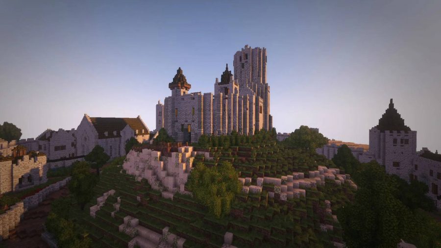 Serwery Minecraft: zrzut ekranu ze świata Minecrafta pokazuje wielki, przypominający katedrę budynek zbudowany na silniku Minecraft