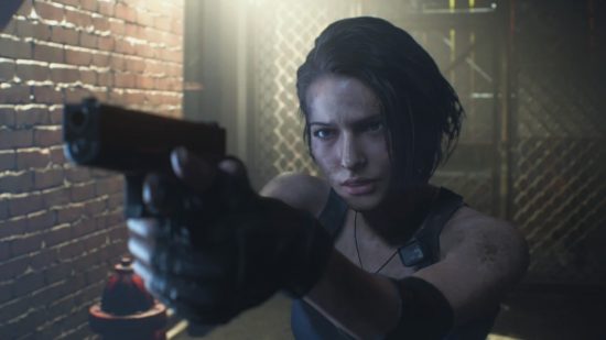 Jill z Resident Evil stała w alejce, celując z pistoletu